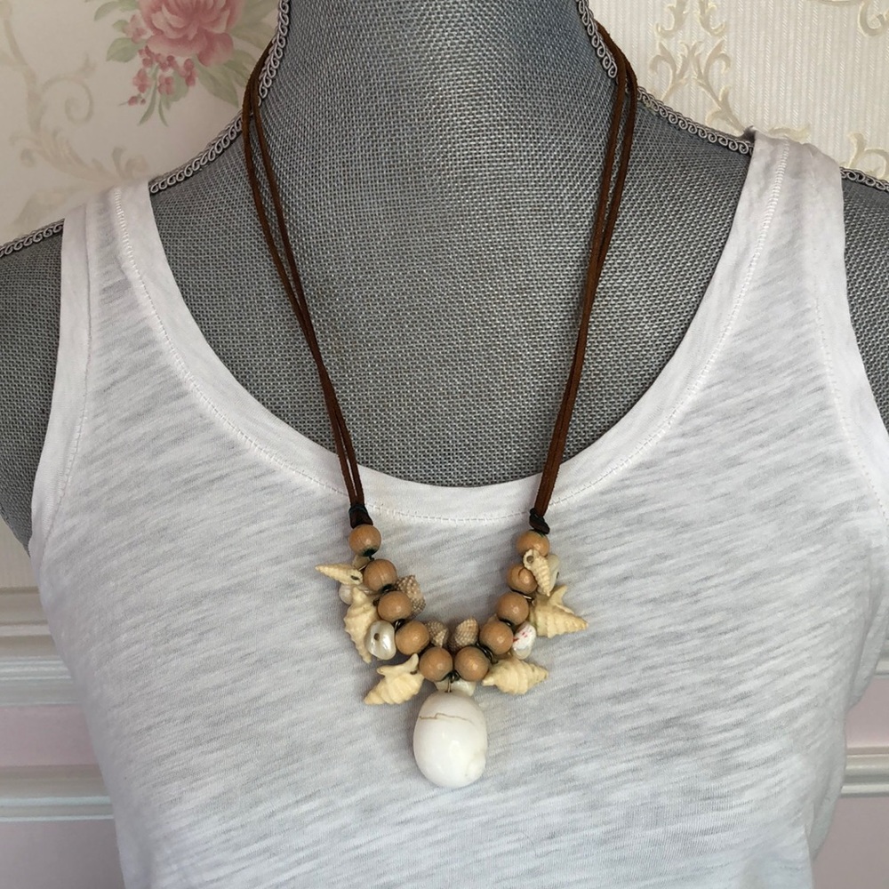 Shell necklace on a leather cord